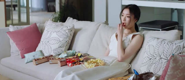 失恋吃零食都是女生的常用招数