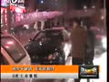 少妇开奔驰买毒品被抓