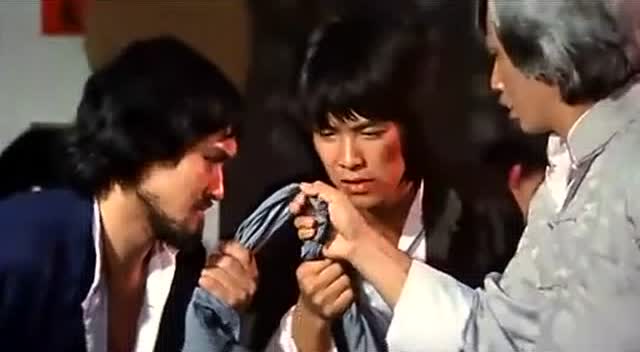 {curvideo.title || "《绝地逃亡》:成龙元彪再现真功夫"}