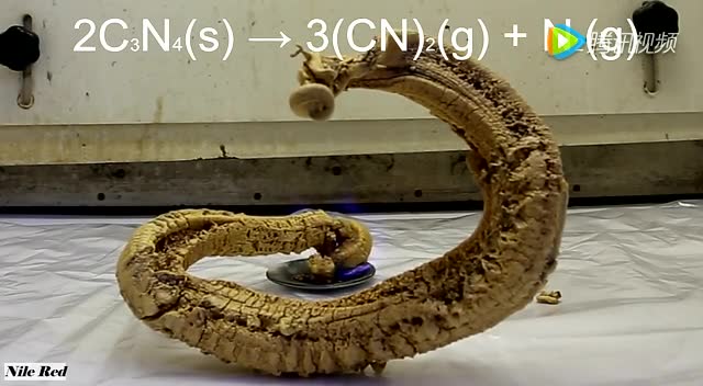 实拍神奇的化学实验:法老之蛇