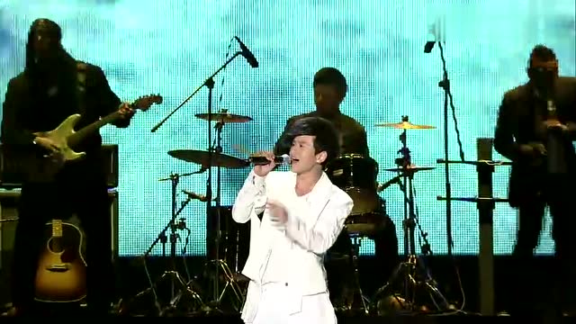 陈奕迅一首《浮夸》在韩国MAMA亚洲音乐盛典