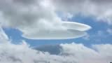 罕见的“飞碟云”的图片