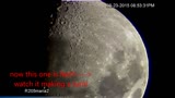 巨大黑色UFO飞碟越过月球瞬间 月球真的是外星基地？的图片