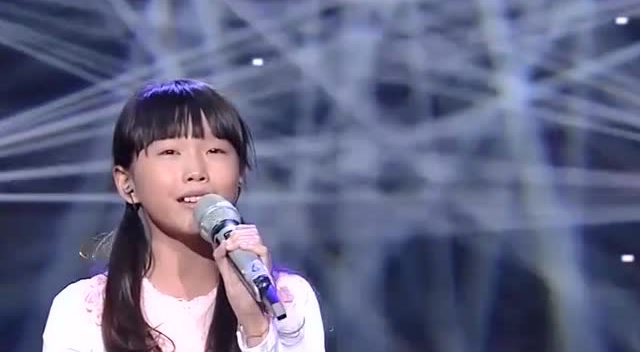 11岁小女孩唱歌震惊全场 太好听了 - 腾讯视频